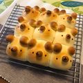 さくわら♪'s cooksnap of when they made おやつや女子会に♪あんこ入くまちぎりパン.