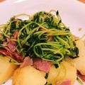 ちびっこGANG's cooksnap of when they made 豆苗ベーコンのキューピーマヨ炒め.