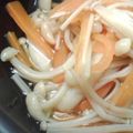 sheeks's cooksnap of when they made あと一品☆エノキとにんじんのさっと煮.