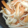 sheeks's cooksnap of when they made あと一品☆エノキとにんじんのさっと煮.