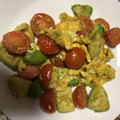 はなはながっぱ's cooksnap of when they made アボカドとトマトの卵チーズ炒め.