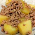 え～み～'s cooksnap of when they made じゃがいもと豚ひき肉のそぼろ煮.