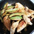 ♬あじさいのレシピ♬'s cooksnap of when they made 鶏肉とアボカドのにんにくマヨ醤油炒め.