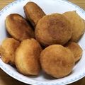 みぃくんのママ's cooksnap of when they made サーターアンダギー.