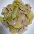 ☆まりもキッチン☆'s cooksnap of when they made 簡単！豚肉と春キャベツのオイマヨ炒め.