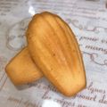松ちゃんさっち's cooksnap of when they made 基本のマドレーヌ.