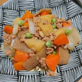 1655's cooksnap of when they made 我が家の定番！豚ひき肉じゃが♪.