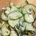alohapine's cooksnap of when they made カニ缶ときゅうりとワカメの酢のもの.