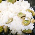 クックZALFUV☆'s cooksnap of when they made 簡単!絶品!ほんのり塩味空豆ご飯.