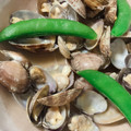 ariyuch's cooksnap of when they made あさりとスナップエンドウの酒蒸し.