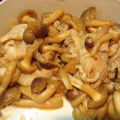 くっくのん's cooksnap of when they made 簡単☆豚しめじで生姜焼き風.