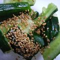 mogumokura's cooksnap of when they made 夏に美味しい☆キュウリのゴマ油浅漬け☆.