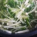 桜8NDA5O☆'s cooksnap of when they made 豆苗とえのきのスープ.