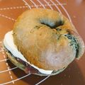 ぎんこさん's cooksnap of when they made 粒あん入り♪ よもぎベーグル.