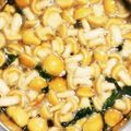 ぷっくりんご's cooksnap of when they made ナメコ、ワカメ、豆腐、カマボコのすまし汁.
