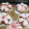 ameうめ's cooksnap of when they made 桜満開しっとりあんぱん.