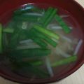 あゆたっくん's cooksnap of when they made 意外と美味しい♡ニラともやしの味噌汁.