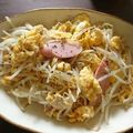 食べるって大事！'s cooksnap of when they made もやしと魚肉ソーセージの卵炒め.