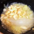 なーなちゃん's cooksnap of when they made 新玉ネギ、春キャベツのお味噌汁.