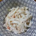 凪なぎ's cooksnap of when they made カニカマとオニオンスライスのサラダ.