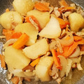 クックV6C8HU☆'s cooksnap of when they made 新じゃがいもと新玉ねぎのそぼろ煮.