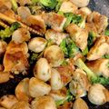 ek1's cooksnap of when they made 簡単♪鶏モモ肉と里芋のガリバタ醤油炒め☆.