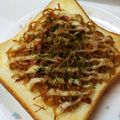 tatsumichi's cooksnap of when they made リメイク♡簡単♪焼きそばトースト.