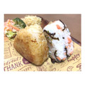まぁ·˖✶'s cooksnap of when they made 鮭と塩昆布と青海苔の海仲間おにぎり.