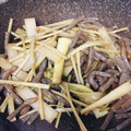 いぐれい's cooksnap of when they made うどの皮と蓮根のきんぴら♥.