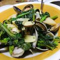 koropiyon's cooksnap of when they made 簡単！菜の花と筍のあさりの白ワイン蒸し.