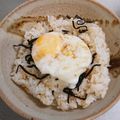あたりめっこ's cooksnap of when they made レンジで簡単、バター香る温玉と塩こんぶ丼.