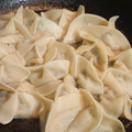 クックRGHNT9☆'s cooksnap of when they made 汁がはじけて激うま！小籠包風　焼き餃子！.