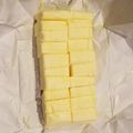 min☆___'s cooksnap of when they made １切れ１０ｇ☆ブロックバターのカット法.