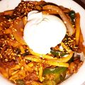 ミロにゃん's cooksnap of when they made 青椒肉絲リメイク☆韓国風丼.