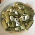 Yokchina's cooksnap of when they made バジルとモッツァレラのペペロンチーノ.