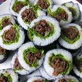 夜中の薔薇's cooksnap of when they made 牛肉とレタスの巻き寿司★節分の恵方巻にも.
