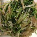 くるみるく1104's cooksnap of when they made 手作り簡単ドレッシング☆豆苗もやしサラダ.