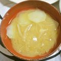 mmameco's cooksnap of when they made 定番！玉葱とじゃがいもの味噌汁.