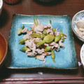 えみ_____'s cooksnap of when they made 旬は短い！ネギ坊主と豚肉の塩麹炒め.