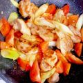 クックEHV9K0☆'s cooksnap of when they made 鶏もも肉とトマトのガーリック炒め.