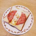 take♪aki♪'s cooksnap of when they made 時短&簡単！パンに黄身の穴を作りましょ♪.