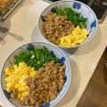 もぐもぐ☆★☆★'s cooksnap of when they made 美味しく簡単♪鶏そぼろ三色丼.
