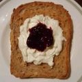 inLondon's cooksnap of when they made 水切りヨーグルトのランブルベリートースト.