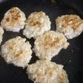 桜8NDA5O☆'s cooksnap of when they made お弁当にも♪鶏胸肉ともやしの簡単つくね.