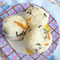 yukanosuke's cooksnap of when they made 永谷園☆お茶漬けの素で簡単!!おにぎり.