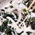 リトルプリンスのママ's cooksnap of when they made *新玉葱とわかめの梅おかか和え*.