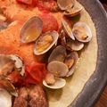 やおよろず◎'s cooksnap of when they made 鮭のワイン蒸し　アサリとエビも.