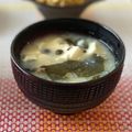 ちゃぴ♥'s cooksnap of when they made ☆わかめしめじのみそ汁☆.