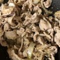 ✨にゃじら✨'s cooksnap of when they made ごはんが進む！豚肉と玉ねぎの甘辛炒め.