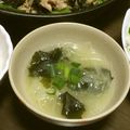 めがねりんご's cooksnap of when they made 玉ねぎとわかめのお味噌汁.